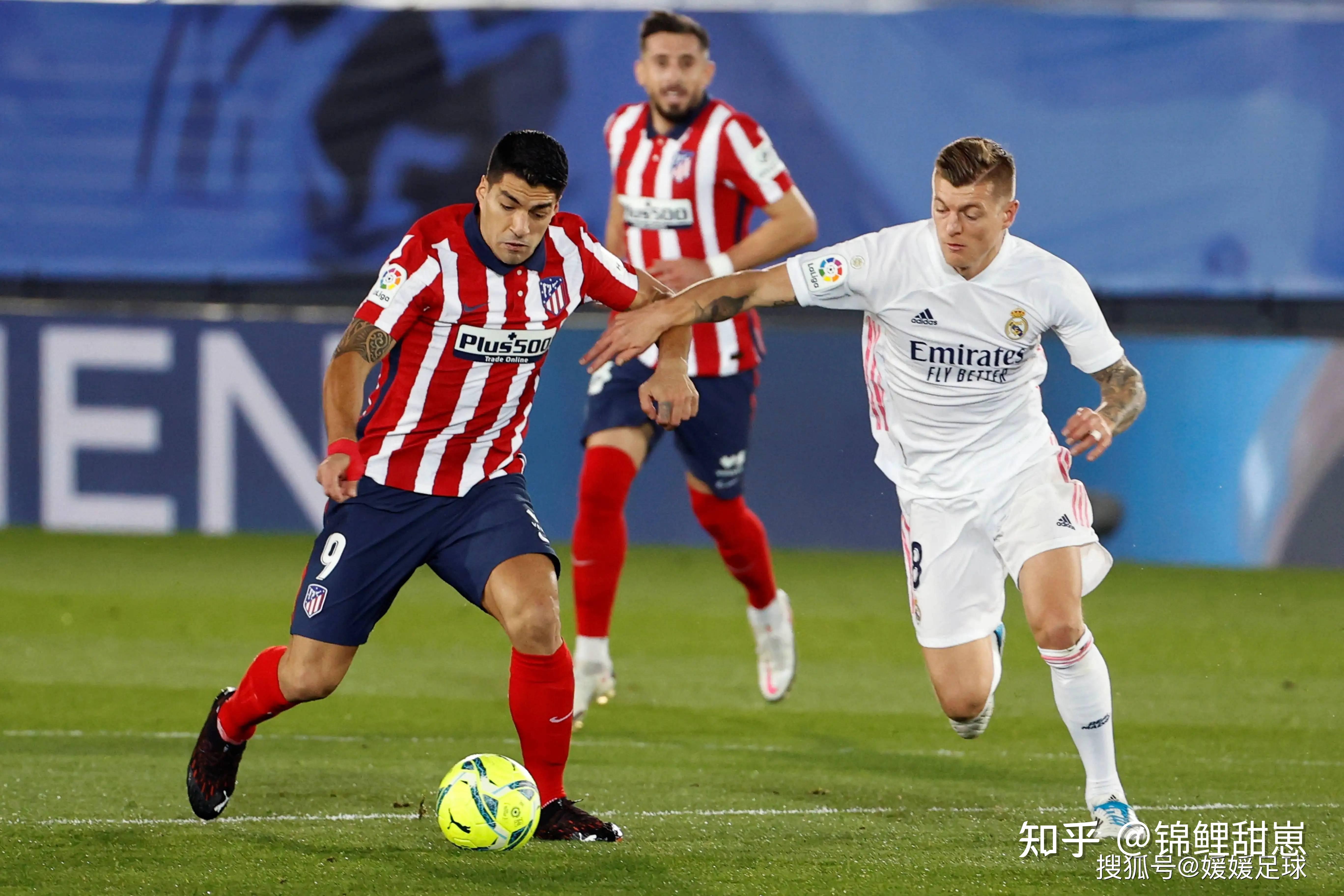 包含冲刺阶段欧联焦点战；罗马绝杀压哨；赛场秩序良好；数据趋势出现新变化的词条